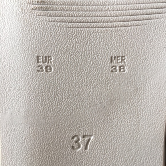 Women’s shoes brand new NWT - Picture 3 of 3